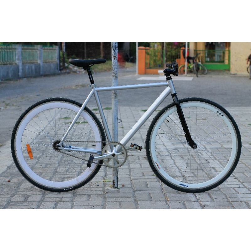 Fixie Soloist 02 Torpedo Baru Repaint