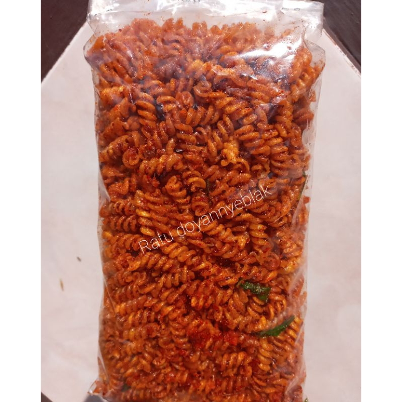 

seblak bantat makroni spiral daun jeruk 1kg