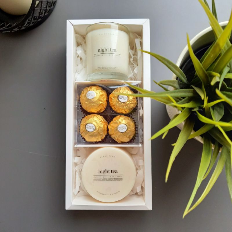 

Hampers (Small Box C) Birthday, Graduation, Wedding, Anniversary, etc.