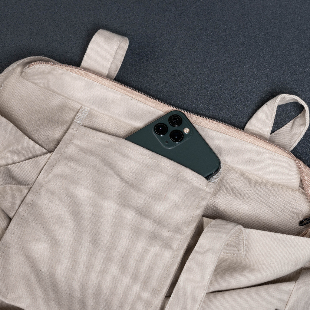 

ID FLADE STUDIOS TOTEBAG KANVAS CREAM RESLETING - TAS KULIAH PRIA WANITA - CITY SERIES