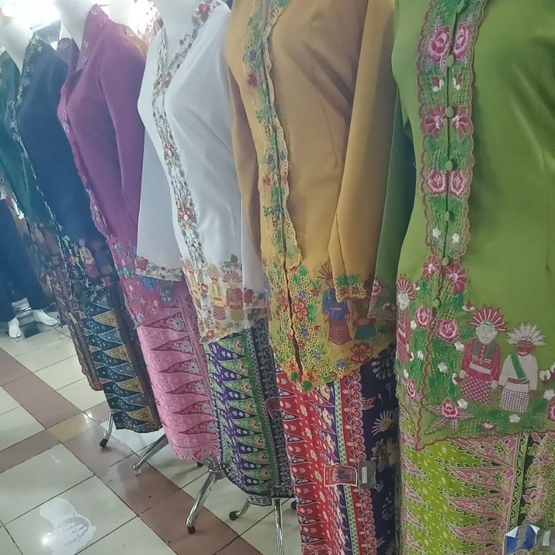 KEBAYA ENCIM BORDIR MOTIF ONDEL-ONDEL JAKARTA