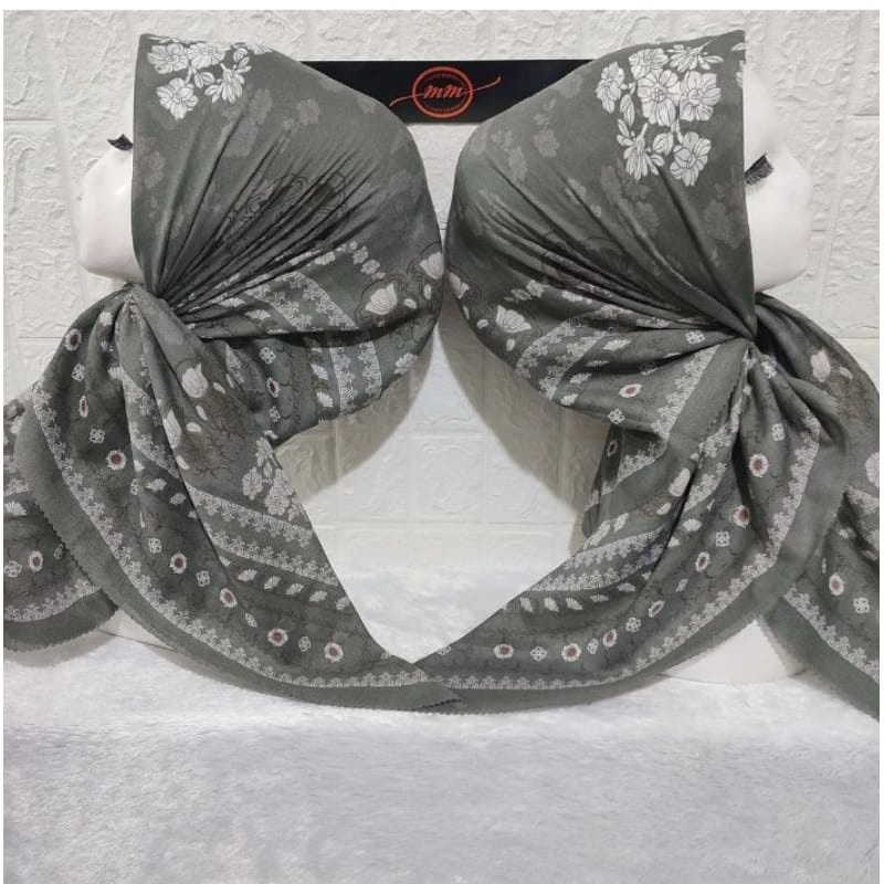 Hijab Segi Empat Voal Motif Warna Sage Jilbab Kerudung