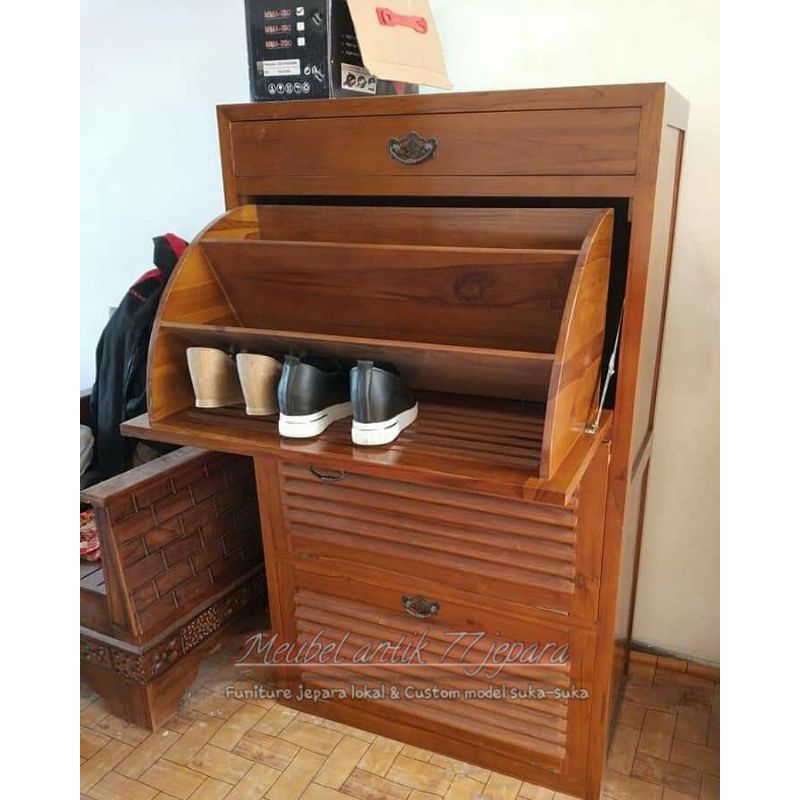 Rak sepatu / Rak sepatu kayu / Rak sepatu kayu jati