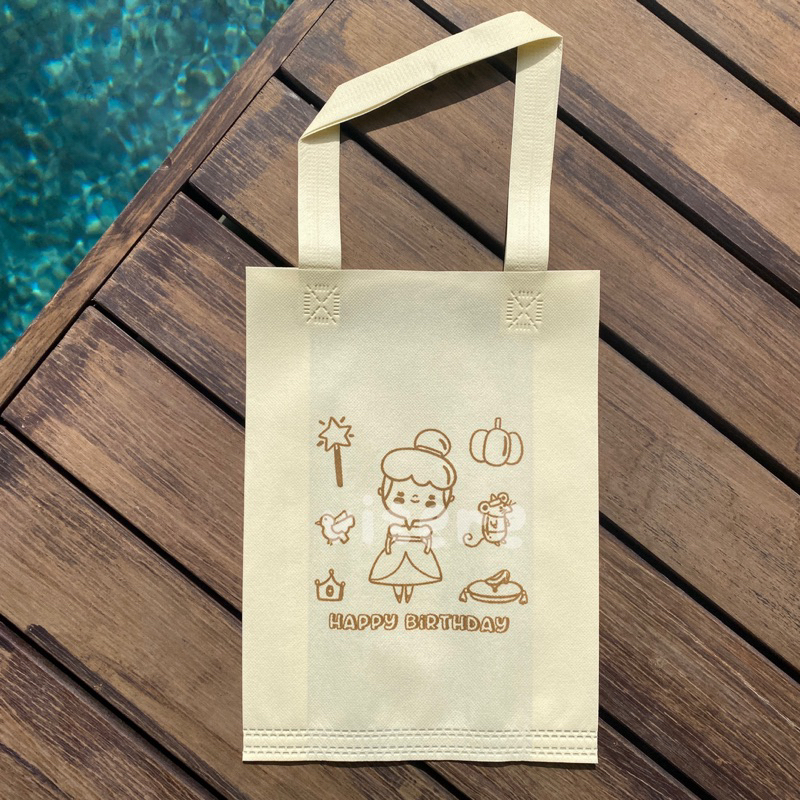 

Goodie Bag Ulang Tahun Anak ukuran 22 x 30 x 8cm - Goodie Bag Custom Nama Custom Gambar - Tas Kantong Snack Ulang Tahun - Goodie Bag Snack Ulang Tahun Anak