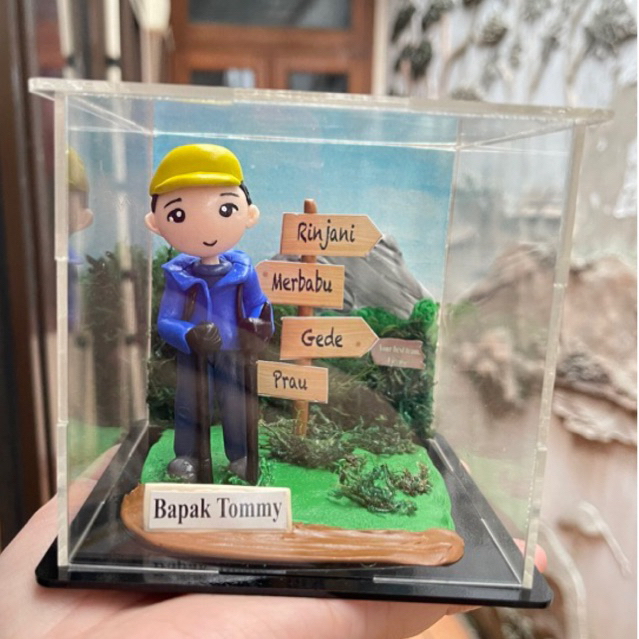 custom clay with box akrilik 10x10 hampers custom farewell birthday anniversary wisuda