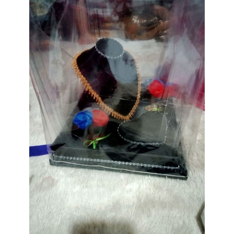 

parcel seserahan kalung