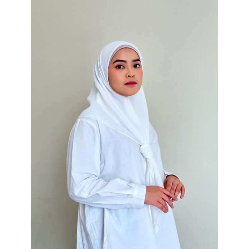 BELLA SQUARE By RAFHijab BROKEN WHITE