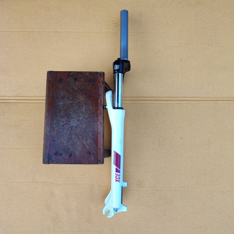 Fork Suntour 27,5 SF18 XCE Oversize Copotan Baru Disc Brake Only. Garpu SR OS 27.5 Putih