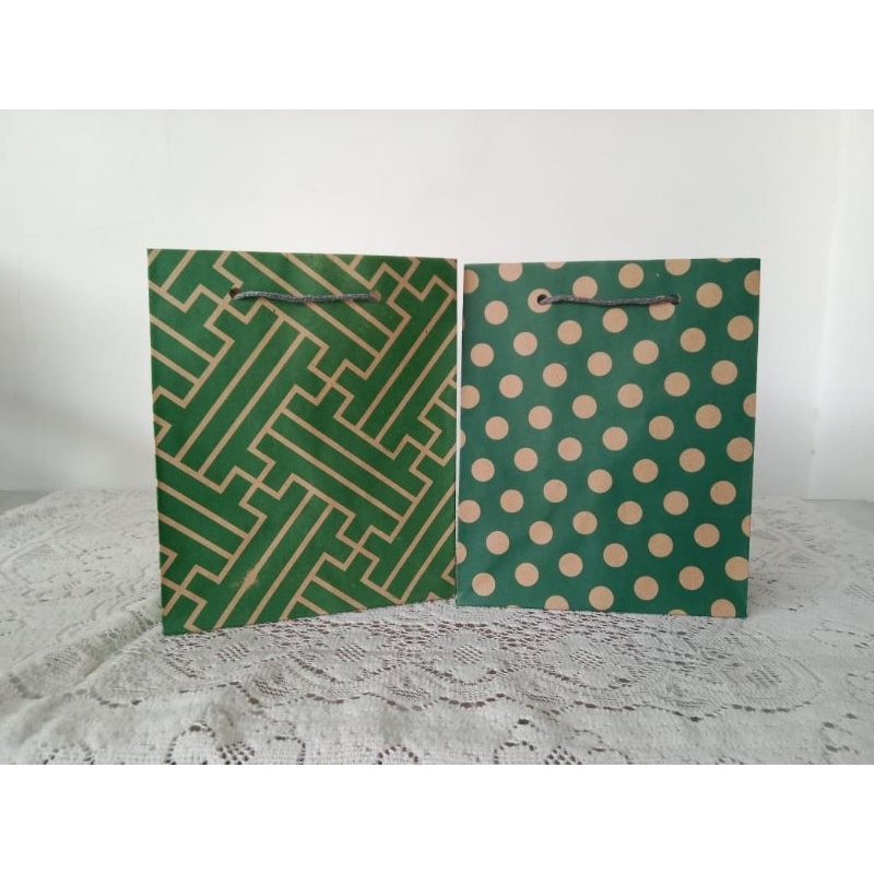 

PAPERBAG PAPER BAG WAFER R5 18X22 POLKADOT HIJAU