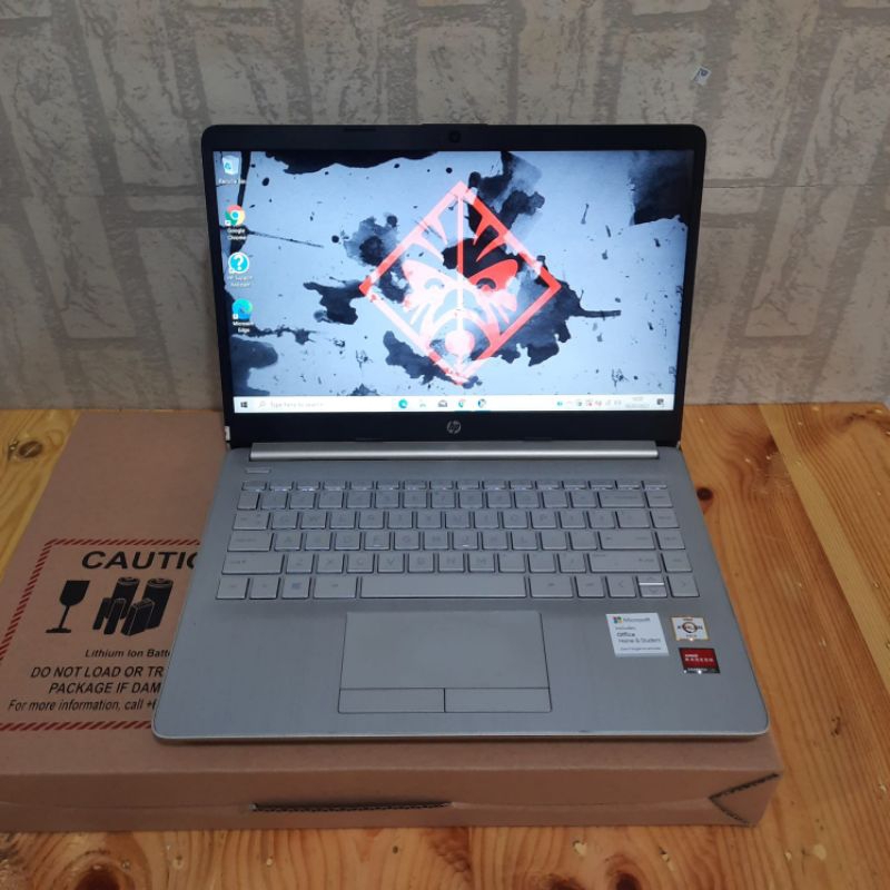Laptop HP 14s - dk1018ca, Athlon Gold 3150U, Radeon Vega 3 Graphics, Ram 8/256Gb, Super Slim, Cantik