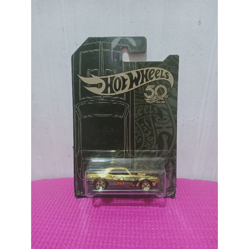 hot wheels Camaro 67 black and gold edition rare