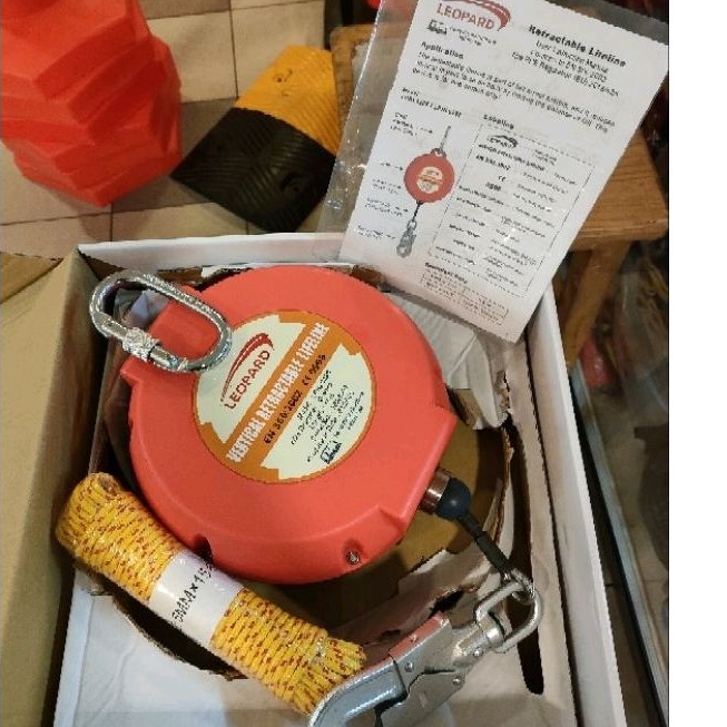 Retractable Life Line 15M Fall Arresterr Leopard Safety Belt Body Harness