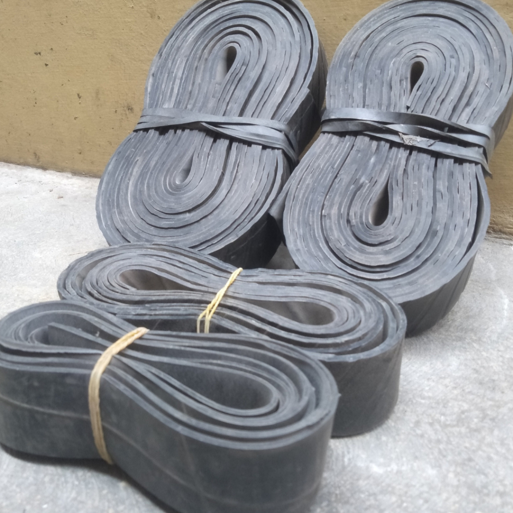 Tali Karet Ban Dalam Bekas Pengikat Barang Bawaan Untuk Tali Manol