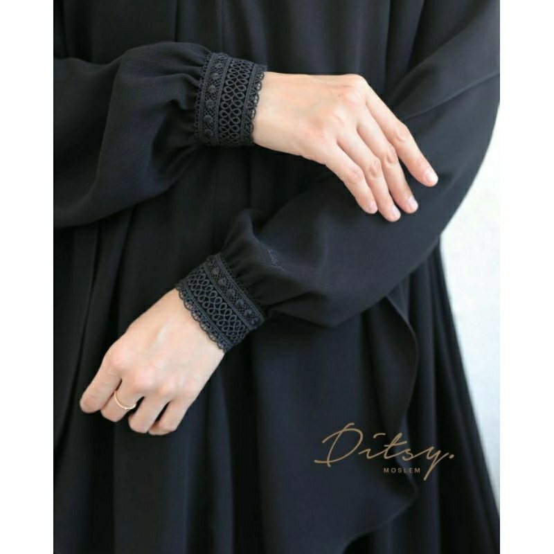 Linnaea lura black size M
