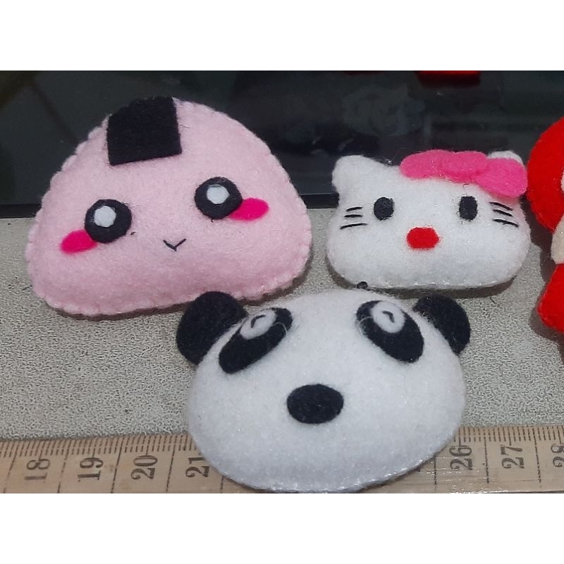 kecil aplikasi boneka felt
