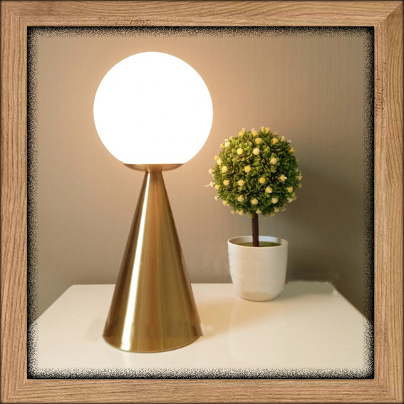 Lampu hias meja samping kasur nakas MINIMALIS MODERN LIGHT HOUSE TOWER table bed side room interior 