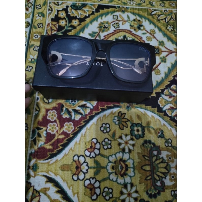 kacamata dior