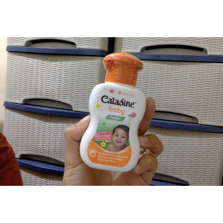 Caladine Baby powder Bedak Bayi 55 100 gram calamin gatal ruam popok