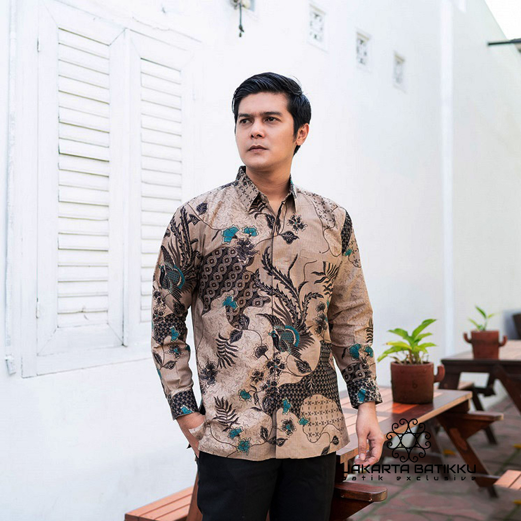 Batik pria katun warna cream lengan panjang reguler anak muda jumbo batik pekalongan