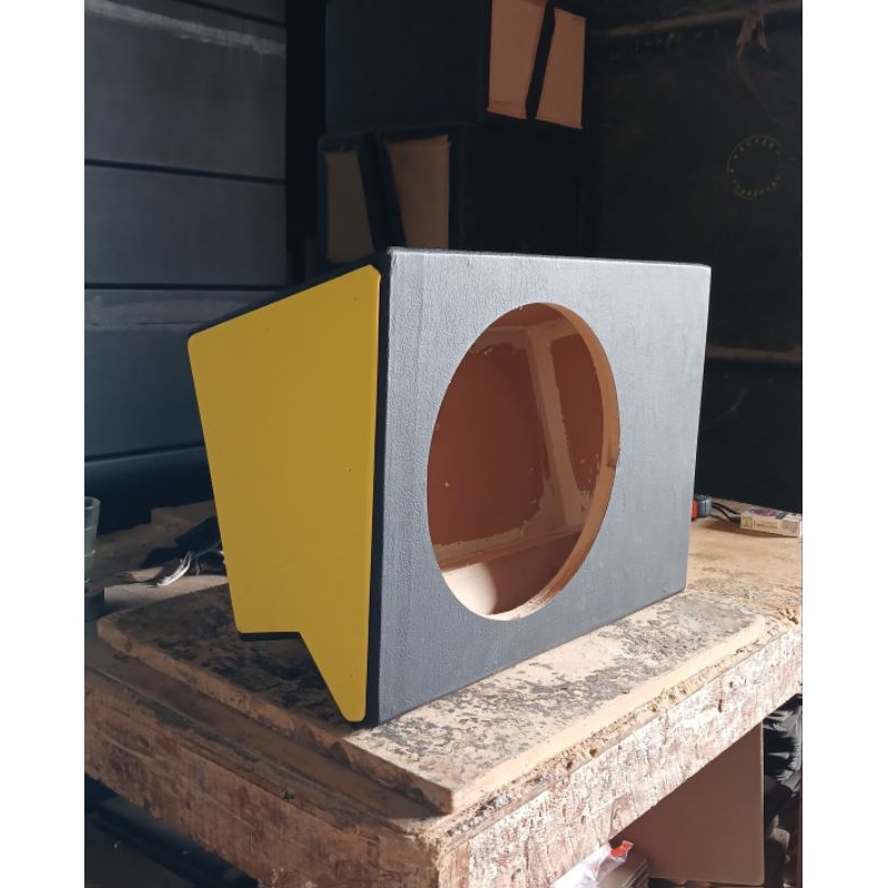 box subwoofer 12in truk canter ragasa bahan mdf 18mm full lapis kulit oscar