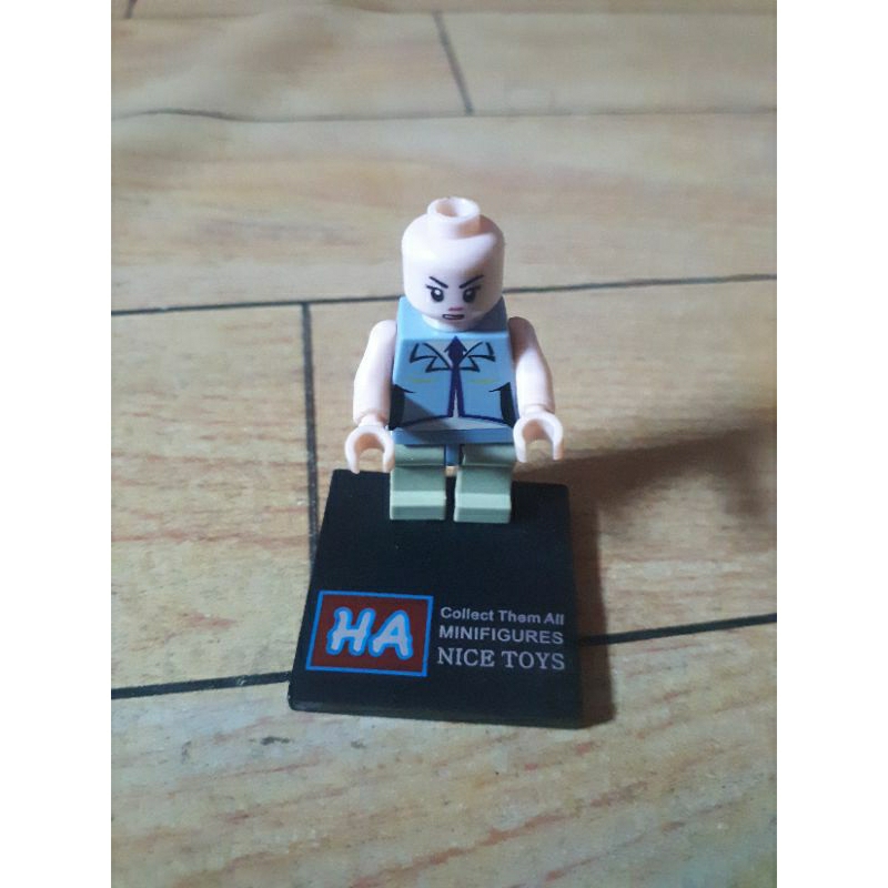 mini figure lego ha , figure nobita