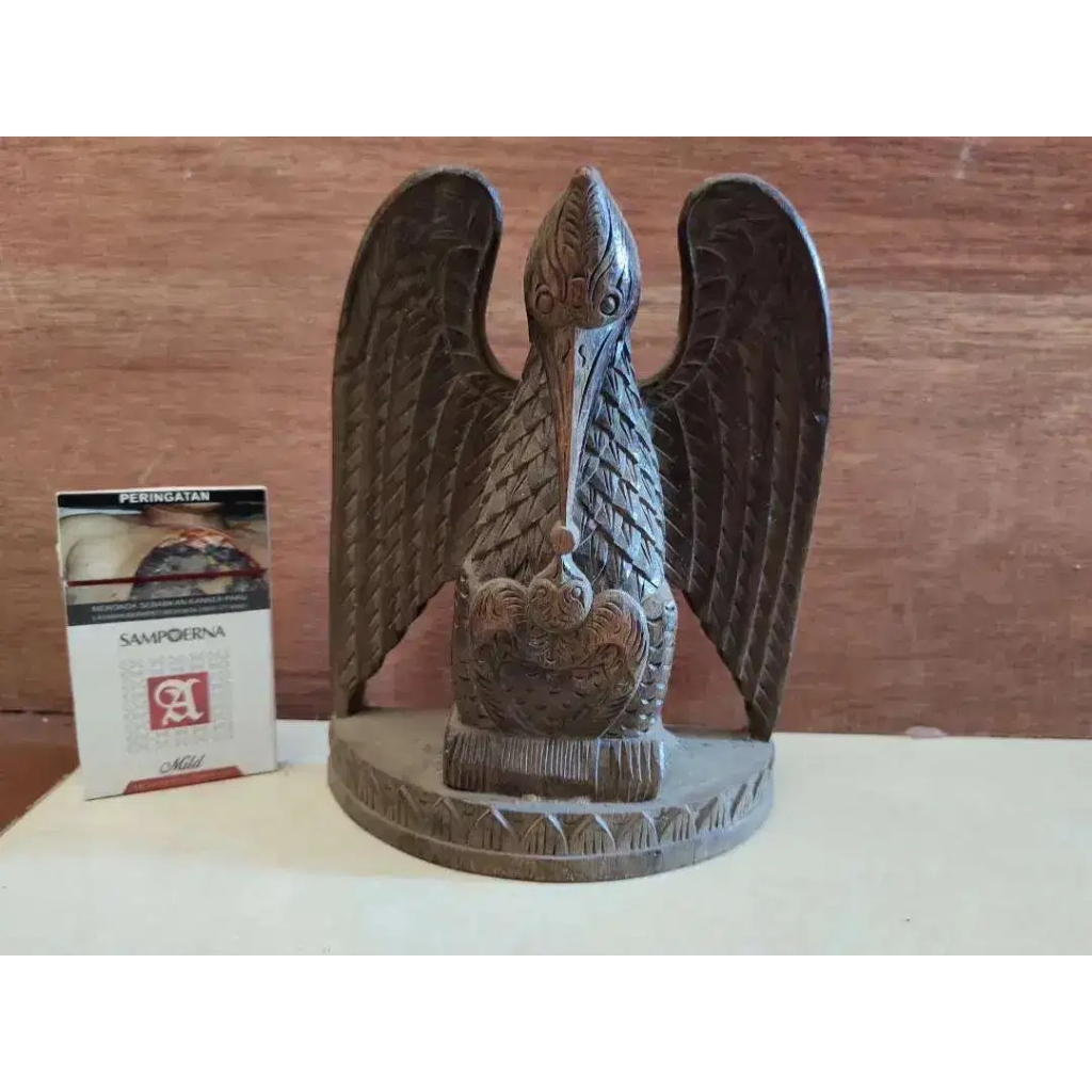 Patung burung elang kayu jati / sonokeling