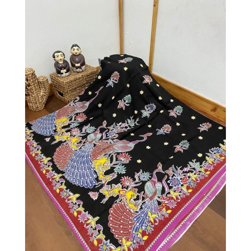 Kain batik solo motif merak