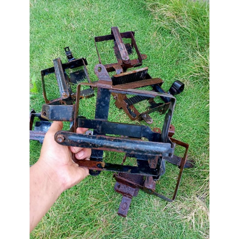 PANGKON DUDUKAN AKI BOX WADAH AKI HONDA TIGER LAMA LAWAS TIGER REVO ORIGINAL