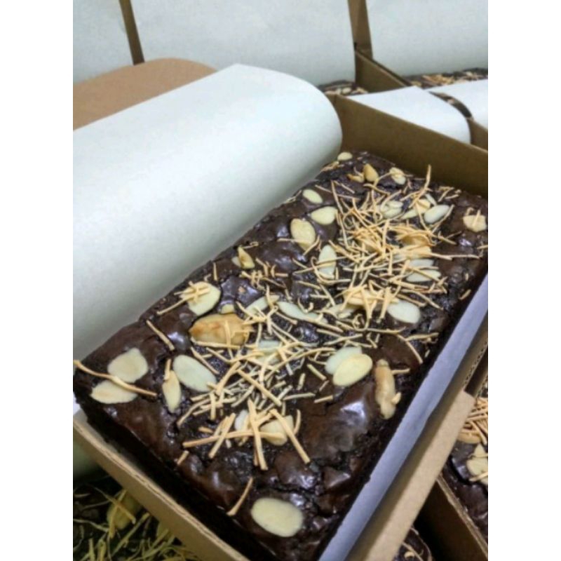 

Fudgy Brownies Panggang Dark Coklat 20x10 cm