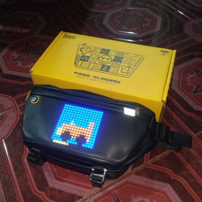 Divoom Pixoo Slingbag
