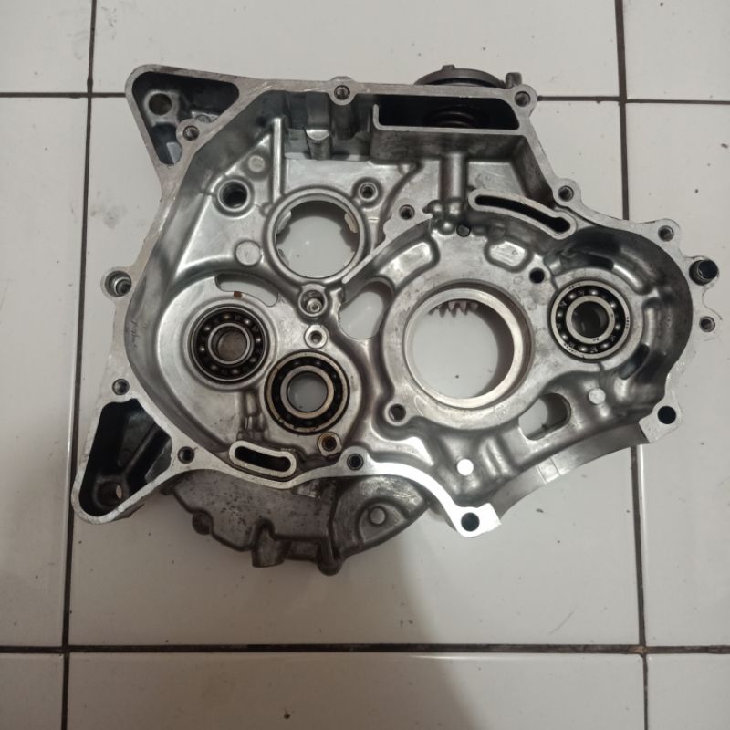 Crankcase kalter kanan - Krengkes R oli Yamaha New R15 led V3 BK6 original