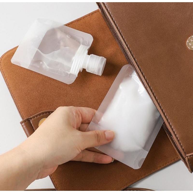 Kantong traveling camping tempat sabun sampo cair 50ml / pouch travel shampoo / wadah sabun cair isi