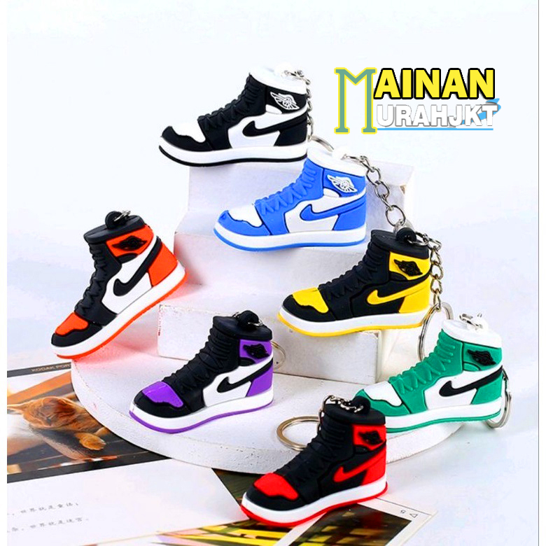 MAINANKEI ACC GANTUNGAN KUNCI BENTUK SEPATU ISI 4 GANTUNGAN UNIK GANTUNGAN TAS SEKOLAH