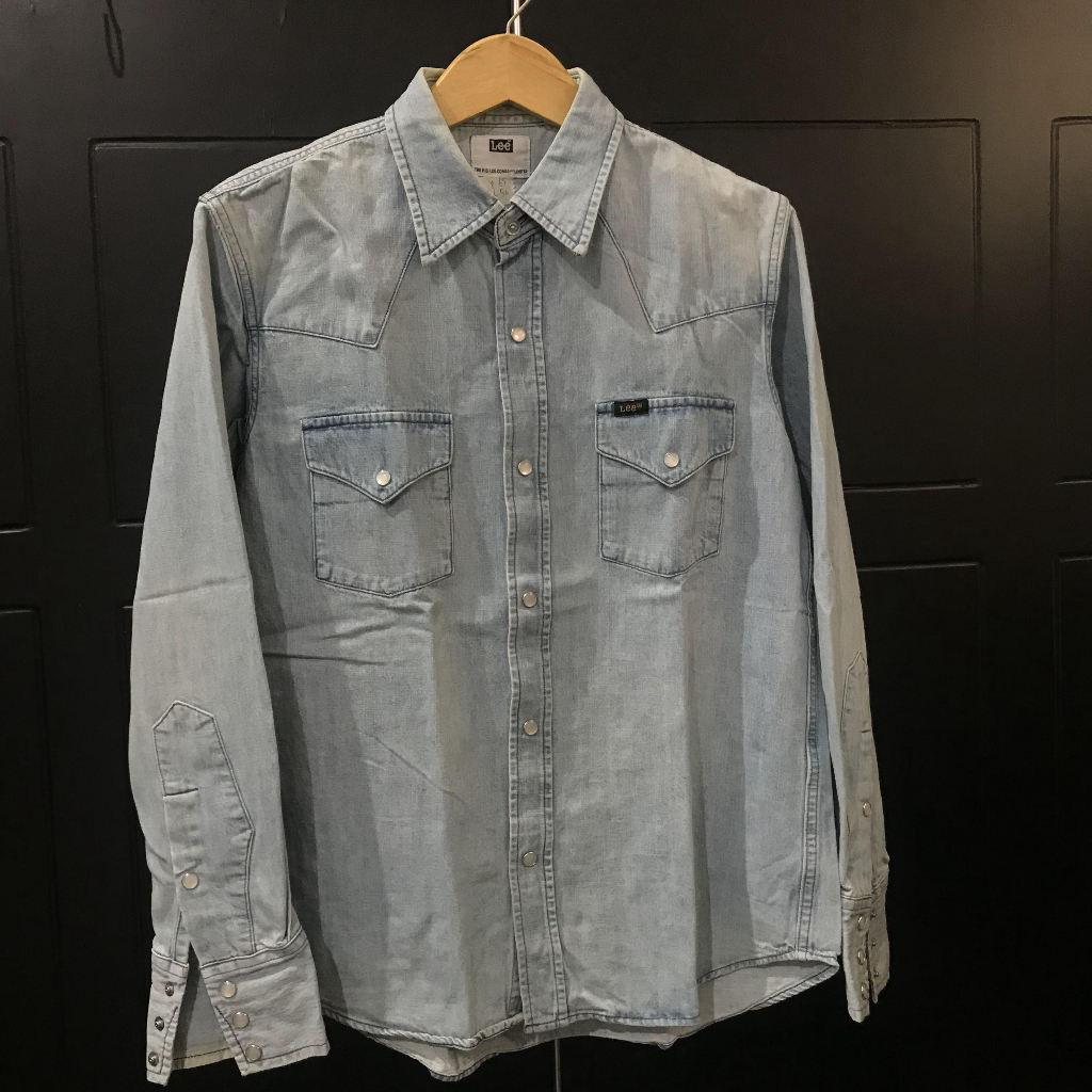 kemeja denim lee wanita M biru