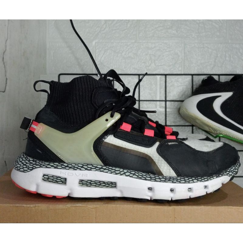 sepatu UNDER ARMOUR HOVR summit mid