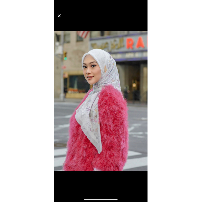 Buttonscarves Nada 2 series