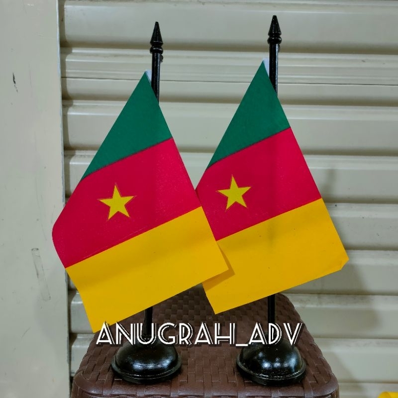 

tiang kayu bendera meja KAMERUN