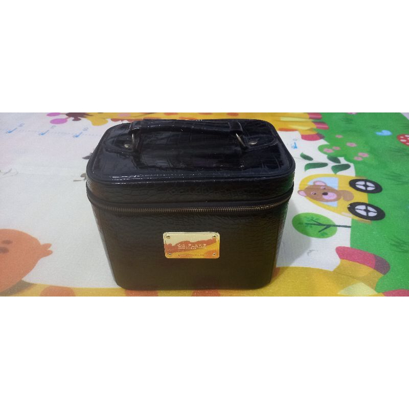 tas kosmetik oriflame