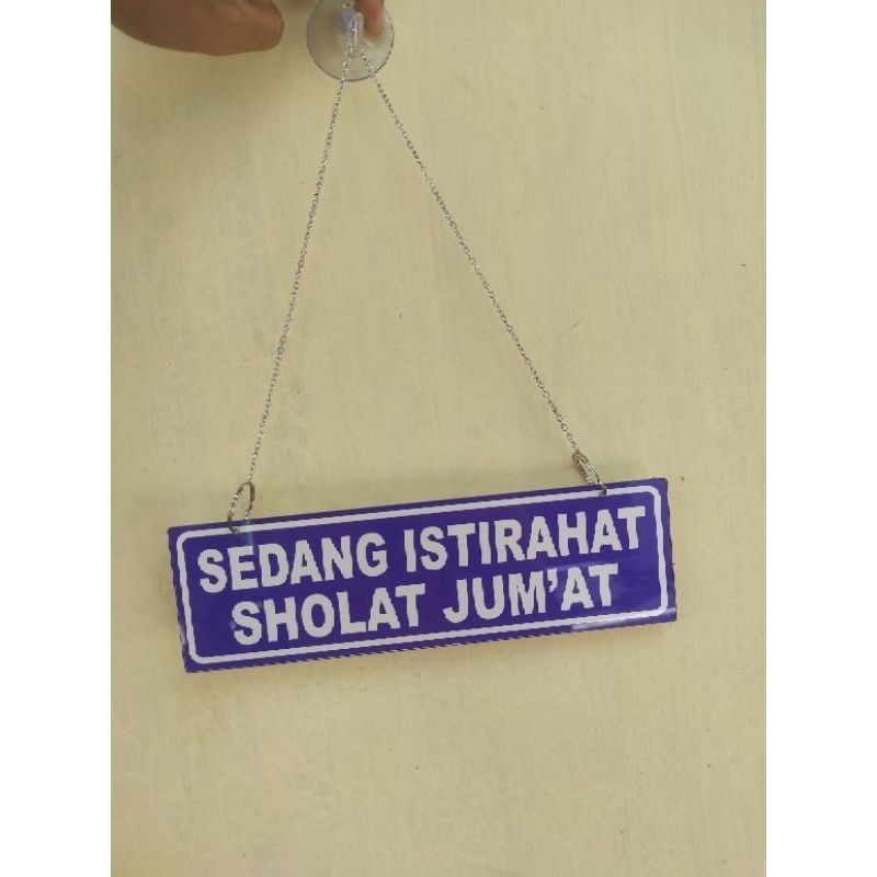 

akrilik gantung sedang istirahat solat jumat satu sisi