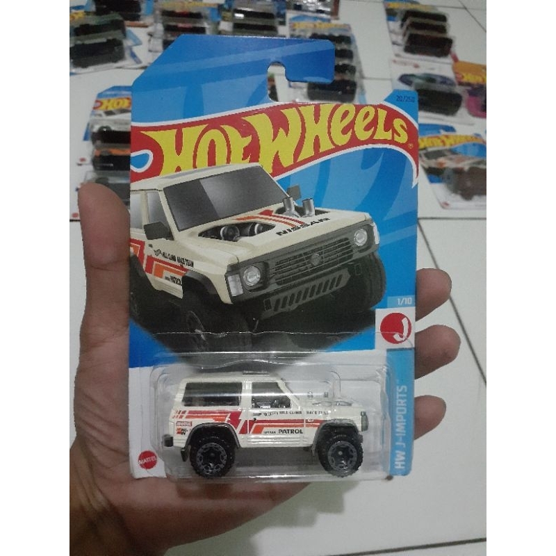 HOT WHEELS NISSAN PATROL CUSTOM