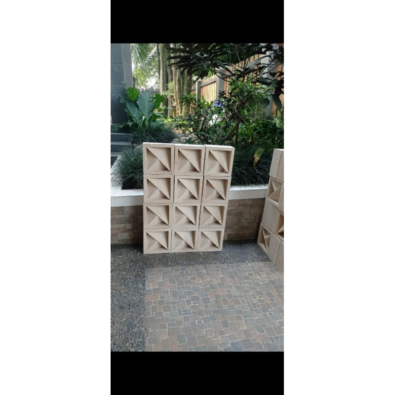 roster beton minimalis,roster beton motif,roster warna putih