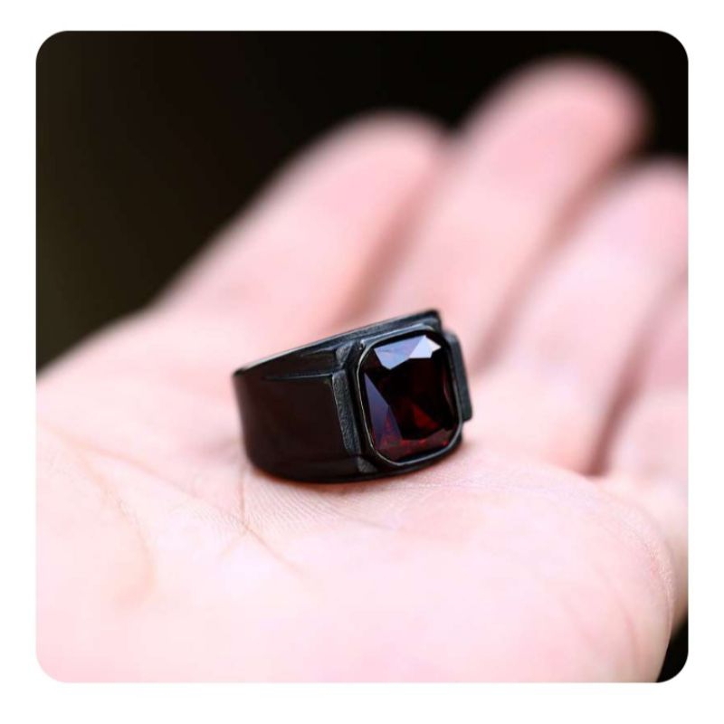 cincin batu permata zirkon merah