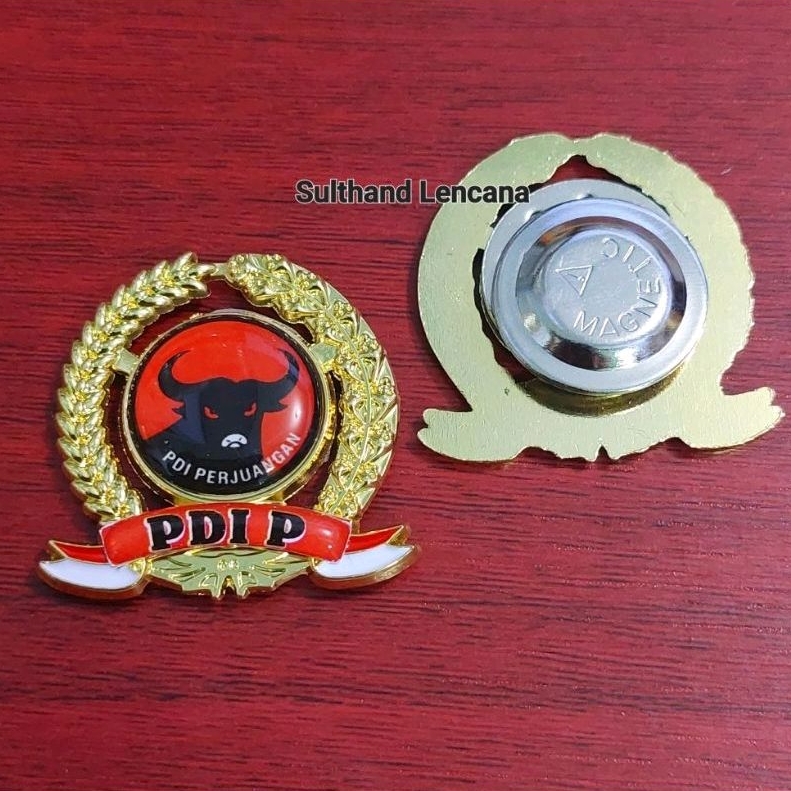 Pin partai pdi perjuangan - Pin pdi p