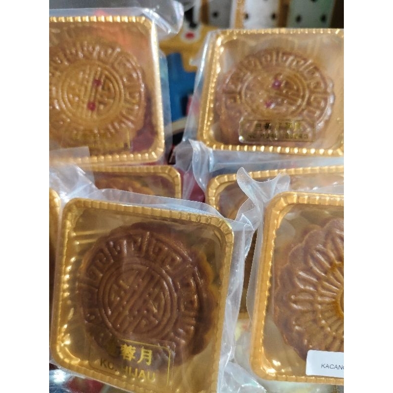 

Kue Bulan Yeyen / satuan Kue bulan polos dan isi telur / tanpa dus