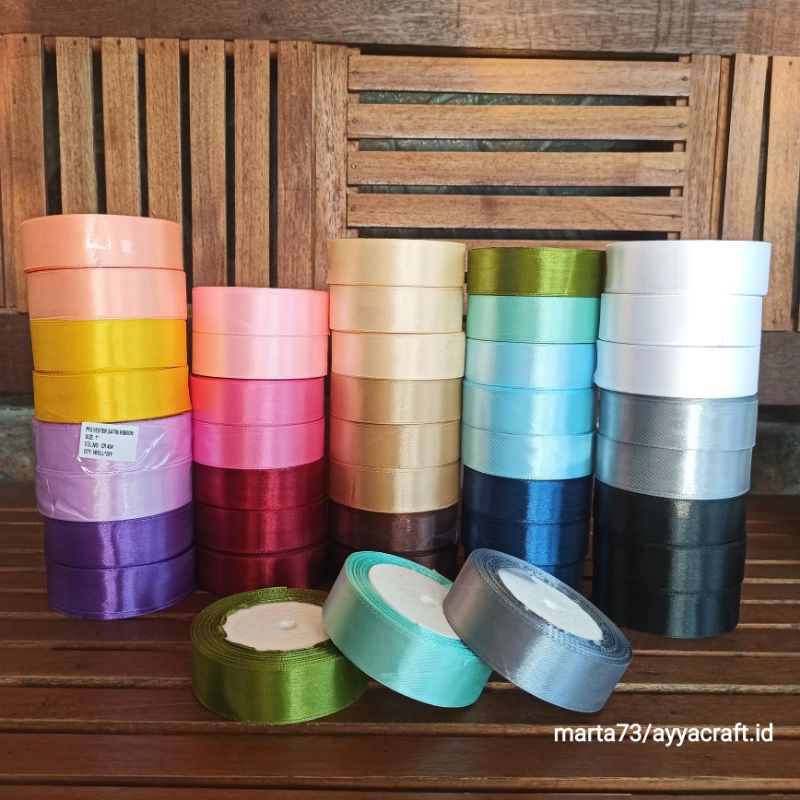 

PITA SATIN 1 INCH 2,5 CM PITA KADO DEKORASI SOUVENIR BUKET
