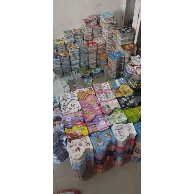 

Paket 1kg dapat 800 lembar amplop lebaran belum di lem free plastik