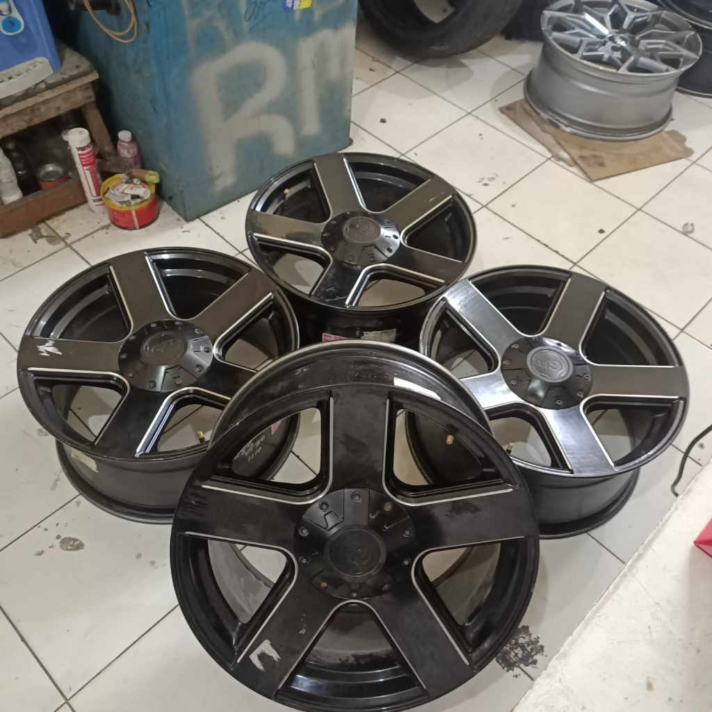 velg mobil bekas GFX ring 18 pcd 5x100/114,3 untuk x pander inova x trail