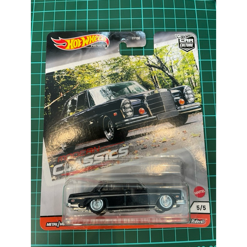 Hotwheels Premium Mercedes-Benz 280 SEL 4.5