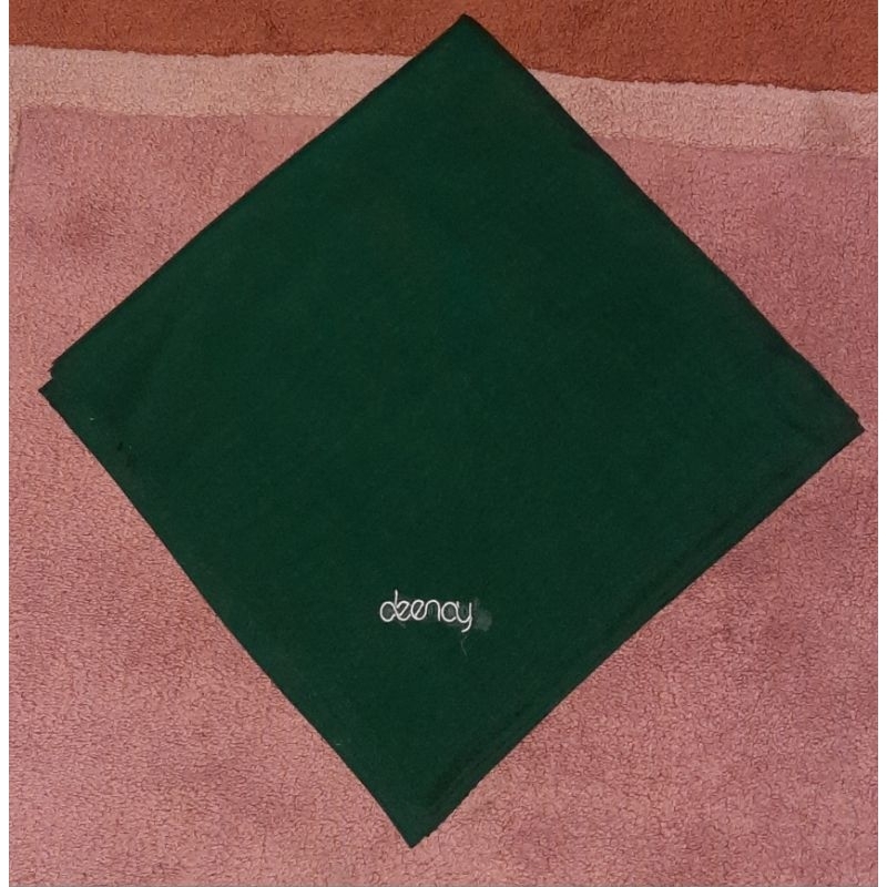 Preloved Deenay  hijau botol