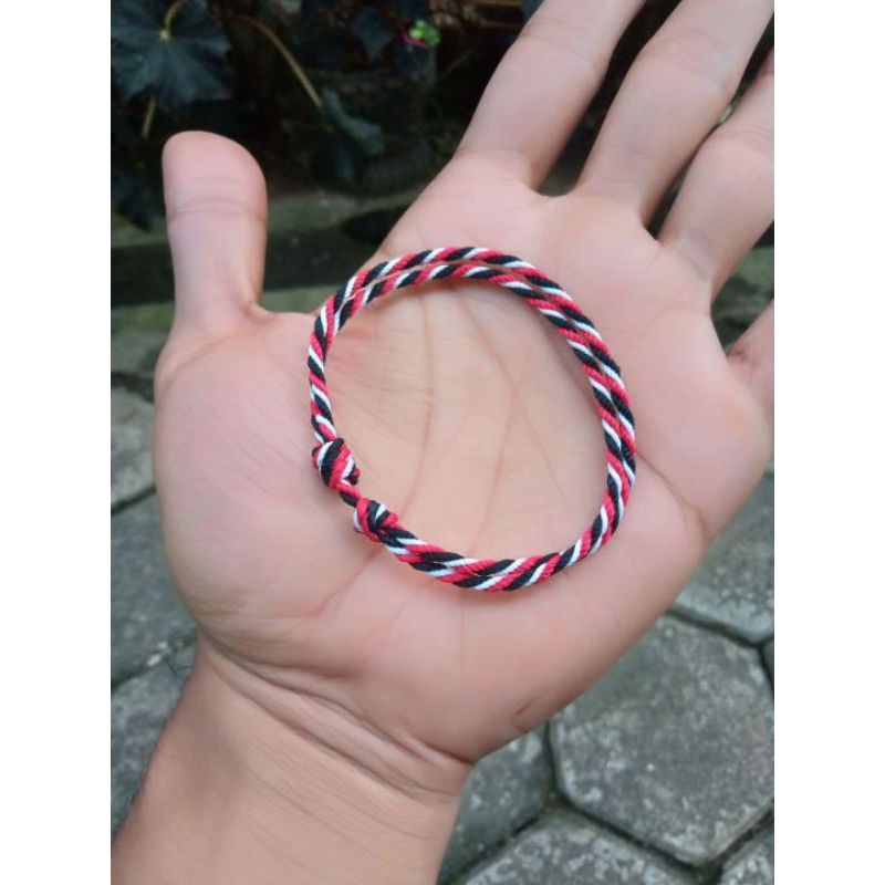 gelang tali tridatu nusantara asli khas bali ukuran 2mm sudah ada mantra dan doanya geoang tali trid